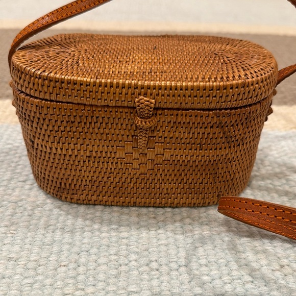 Oval Rattan Bag With Leather Strap - Bohemian Crossbody Bag - Straw Woven Bag - Picture 3 of 14